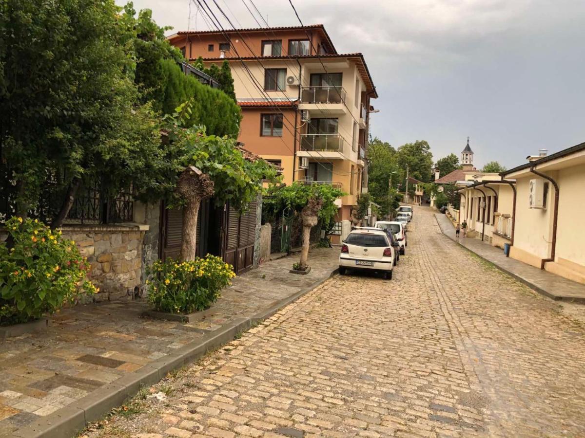 Coziness And Comfort In The Old Town Veliko Tărnovo Exteriör bild